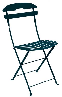 Blauer La Môme Klappstuhl von Fermob für den Outdoor-Bereich, Garten und Balkon.